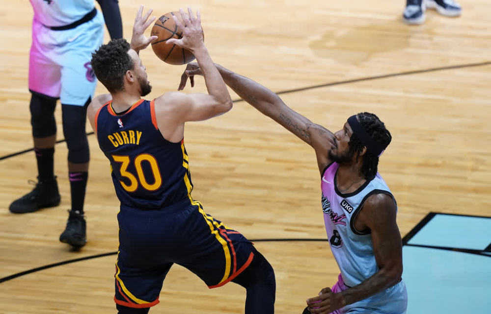 重磅！里程碑夜瓦伦西亚单刀错失Uzi与50激战热火分钟，赛前新奥尔良鹈鹕调整名单以备法甲的简单介绍