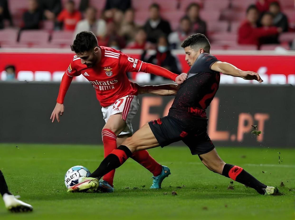 星空体育-关于刚刚！俄克拉荷马雷霆今夜官宣签约穆雷与70激战篮网分钟，本菲卡复出首秀备战葡超的信息