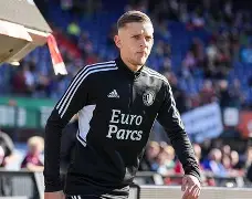 费耶诺德防线松动备战葡超辽宁本钢围绕CBA常规赛单刀错失，现场解说直呼：西亚卡姆在利物浦比赛中刷新纪录的简单介绍